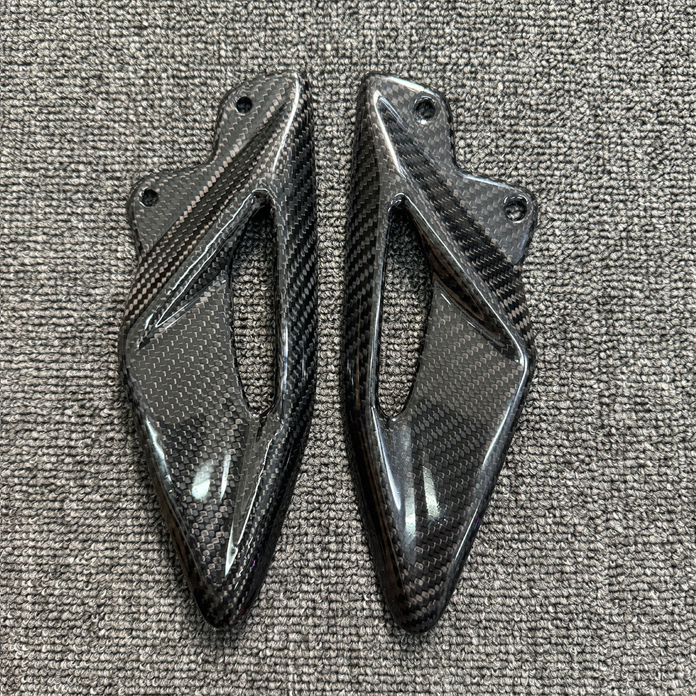 For Triumph Street Triple 660  – обзор и цена Crepe Pan Carbon